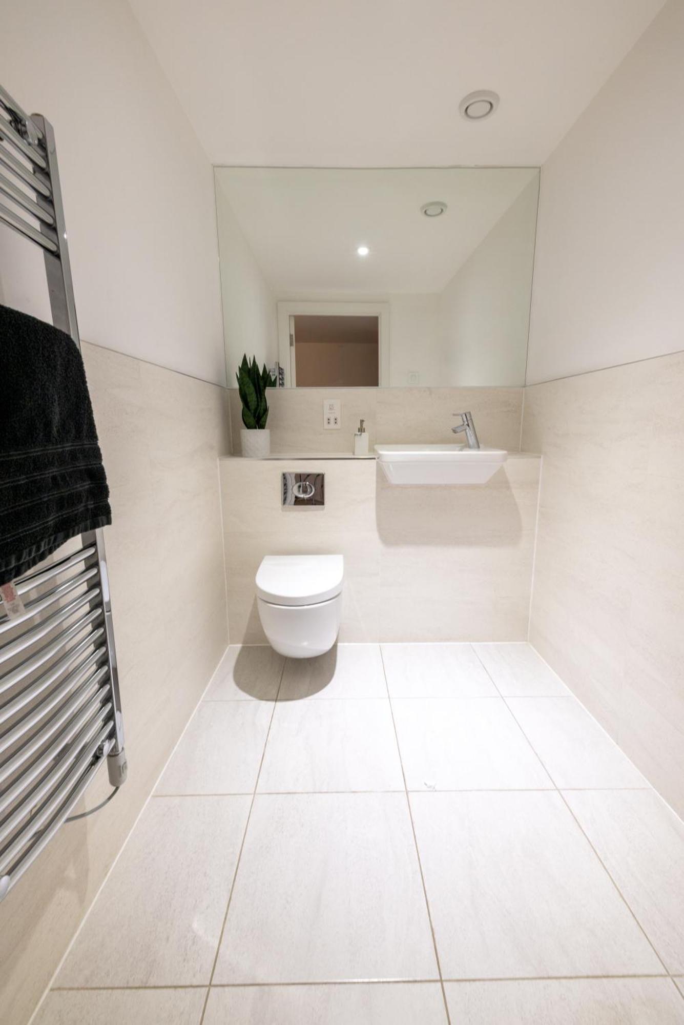 ロンドンLuxurious & Modern Townhouse In Hammersmithアパートメント エクステリア 写真